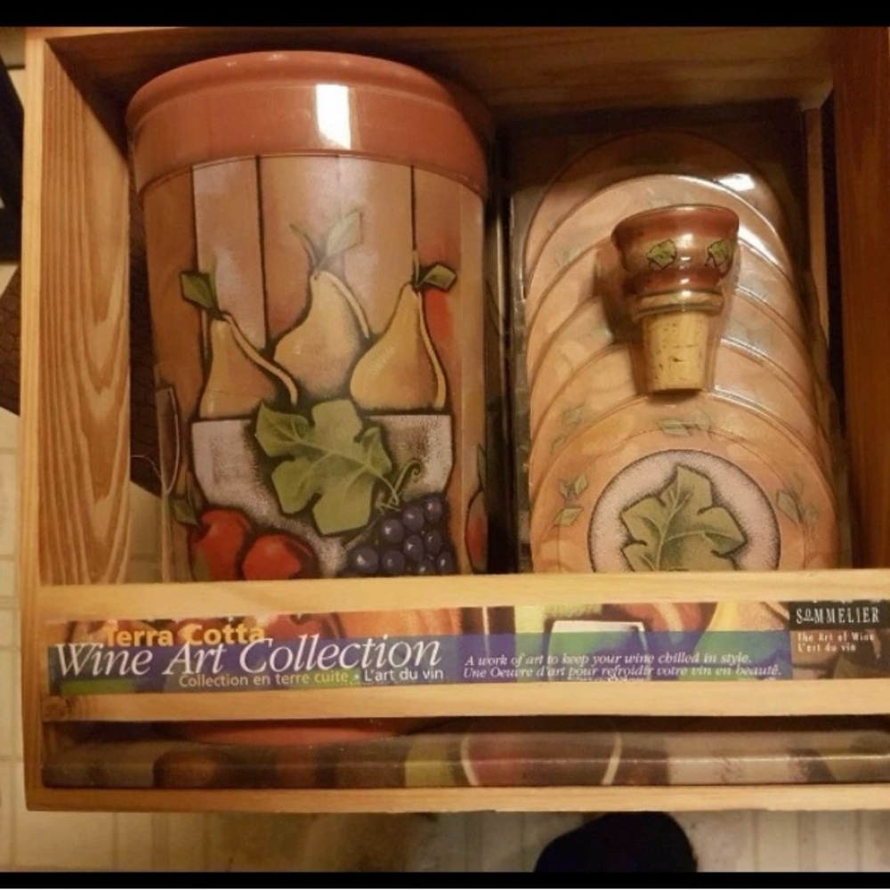 Joie Wine Art Party Plates / Terra Cotta wine bundle crate